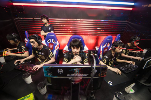 上的巨匠 上的巨匠